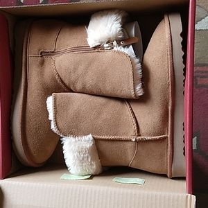 New in box suede boots